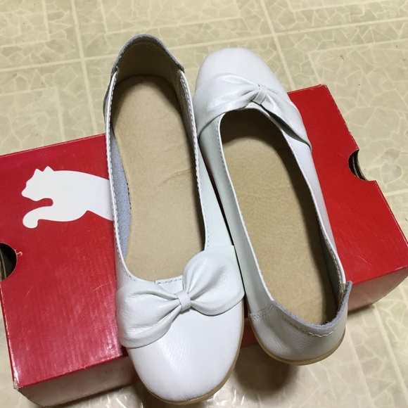 White Leather Woman Flat With Bow - Picture 2 of 7